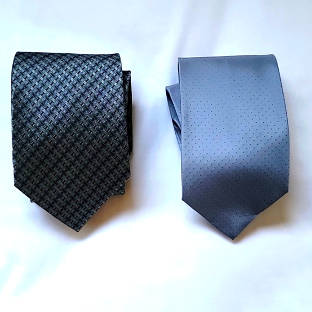 ALFANI Made in Italy Light Blue Tie and Calvin Klein Blue and Gray Neck Tie Lot